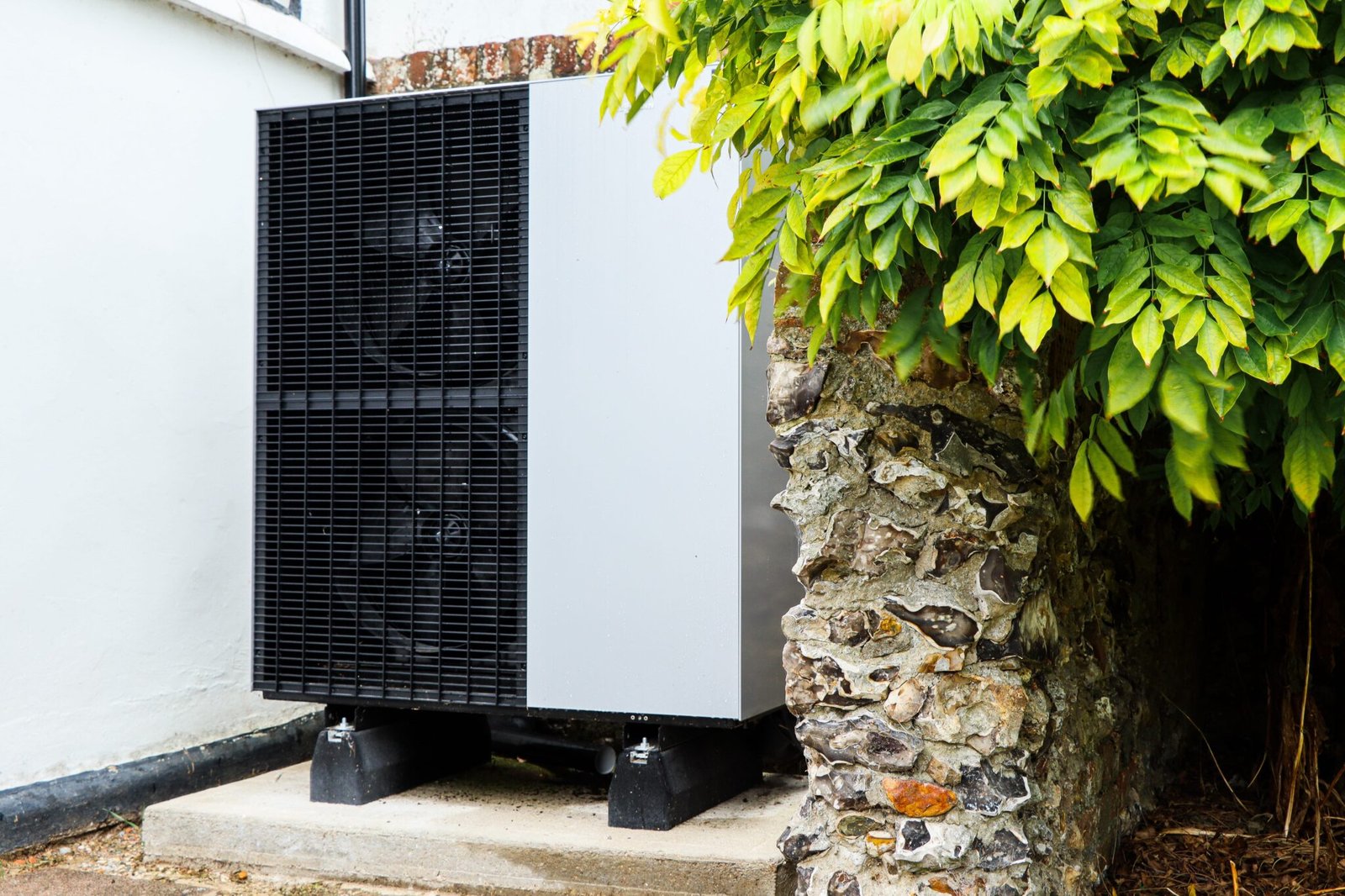 Outdoor heat pump unit